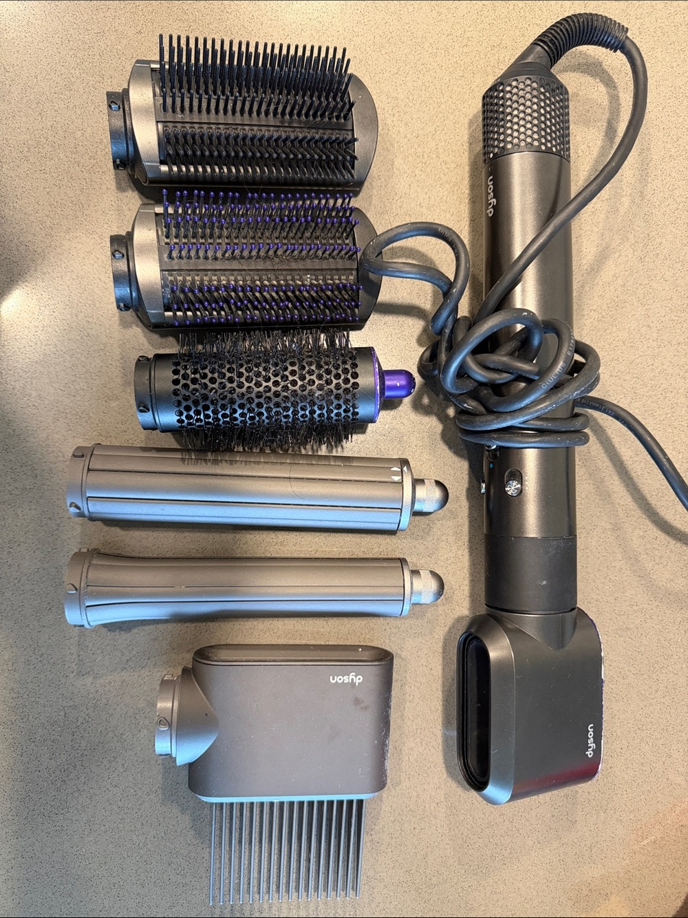 Dyson Airwrap - all attachments included